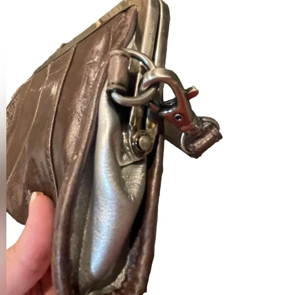 🔥🤎Gorgeous Kenneth Cole vintage leather clutch handbag.  Deep chocolate. MINT!